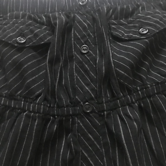 Adorable pinstripe Halter top - Picture 6 of 8